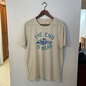 Mens Imogene and Willie “The end is near” t-shirt L